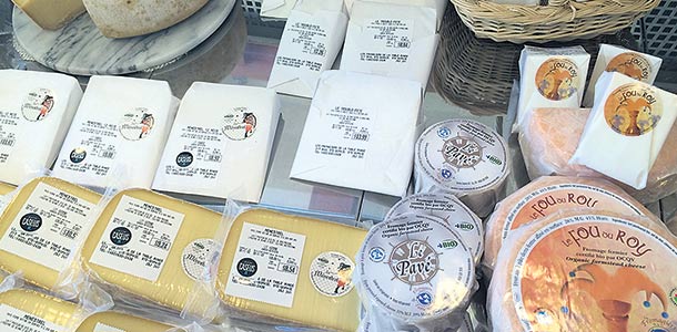 On trouve les fromages des Fromagiers de la Table Ronde dans leur boutique de Sainte-Sophie, mais également dans plusieurs marchés et points de vente à travers le Québec. Crédit photo: Geneviève Quessy