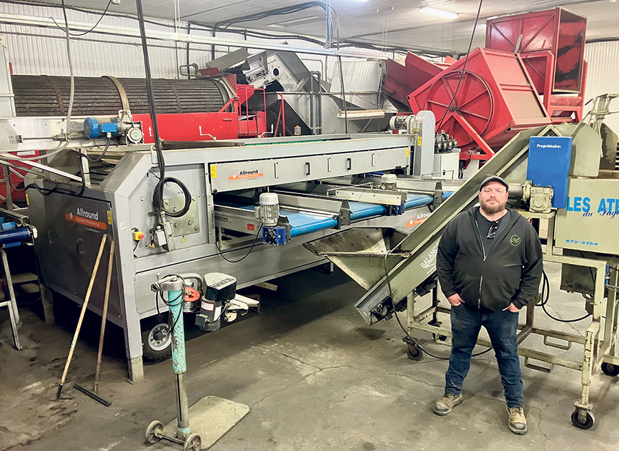 En collaboration avec Les ateliers de fabrication du Saguenay, Philippe Le Guerrier a créé une nouvelle unité automatisée de lavage et d’emballage de carottes.