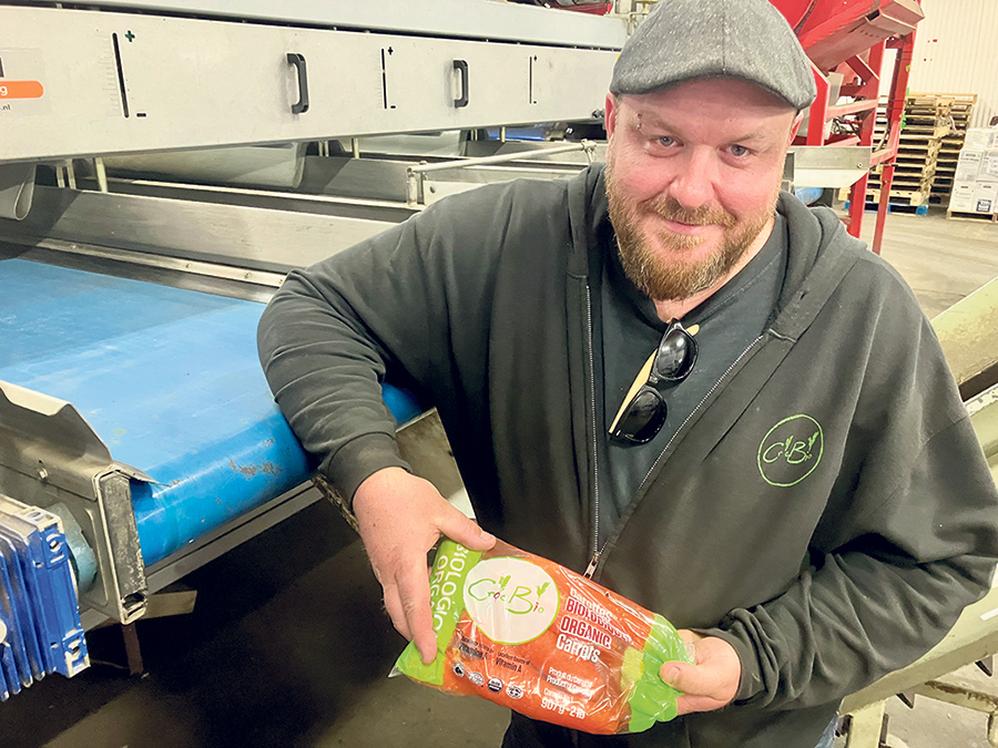 En collaboration avec Les Fermes Belvache, de Sainte-Anne-des-Plaines, la famille Le Guerrier a créé la marque de carottes nantaises biologiques CrocBio.