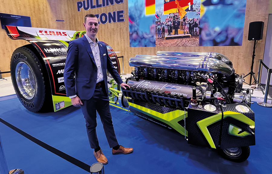 Ce tracteur de compétition a remporté les grands honneurs 2025 des tirs de tracteur de sa catégorie en Allemagne, avec son moteur de 2 000 chevaux.