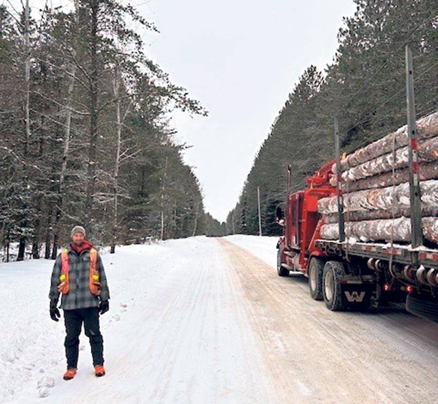 Olivier Mainville se désole de la perte de marché pour le sapin et l’épinette provenant de la forêt privée dans la région de l’Outaouais.