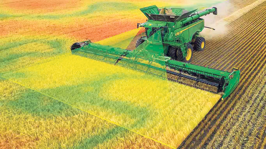 John Deere a présenté une moissonneuse-batteuse X9 regorgeant de technologies de pointe. Photo : John Deere