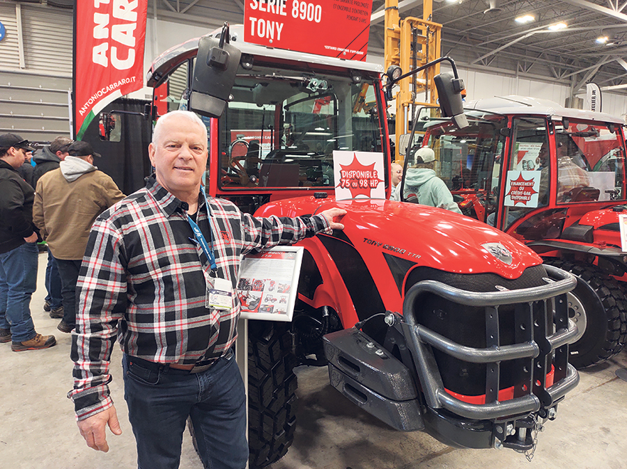 Jean Gagnon mentionne que le TONY TTR 8900 du fabricant Antonio Carraro est assorti d’une garantie de cinq ans, plutôt que trois.