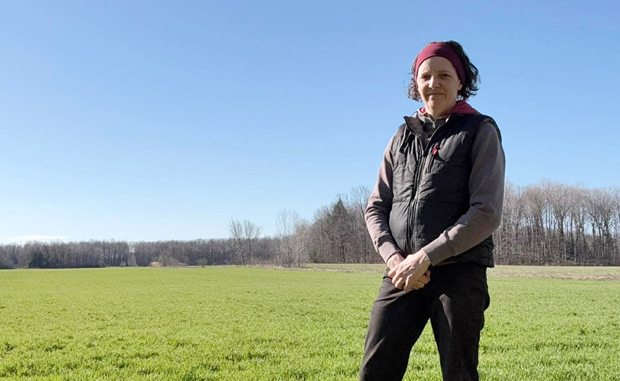 Marie-Claude De Martin estime que 95 % de ses 80 hectares en blé d’automne a survécu. Photo : Marie-Claude De Martin