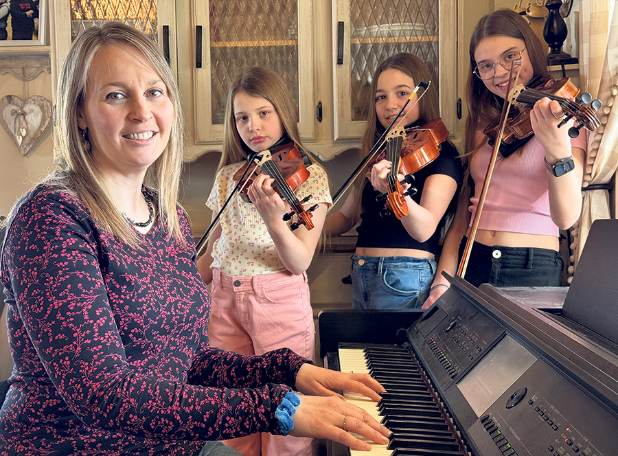 Annie Morneau a transmis l’amour de la musique à Kelly-Ann, à Marie-Soleil et à Katry.