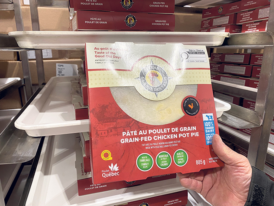 Le « produit signature » de l’entreprise est sans contredit le pâté au poulet. Photo : Émilie Parent-Bouchard