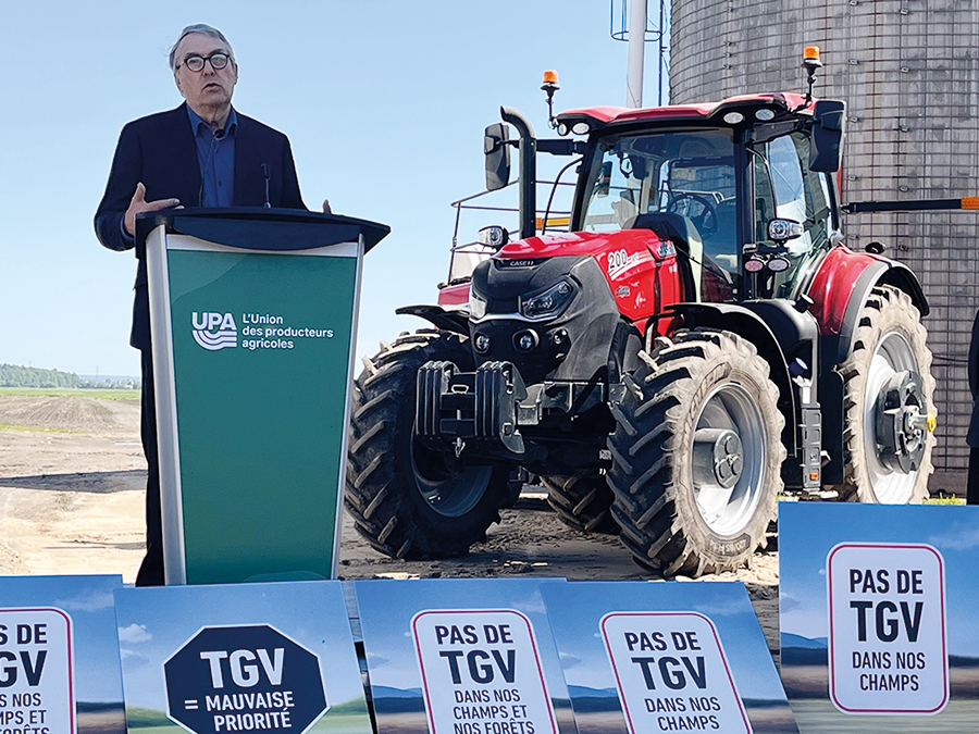 Selon Jean Mercier, professeur associé au Département de sciences politiques de l’Université Laval, le TGF aurait un coût « deux ou trois fois moins cher » que le TGV. Photo : Myriam Laplante El Haïli/TCN