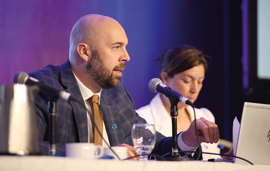Le président des Éleveurs de porcs du Québec, Louis-Philippe Roy, a promis que son organisation défendra le programme de sécurité collective des revenus agricoles pour le secteur.
