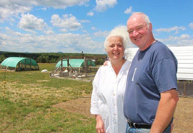 Ferme Au pied levé, Magog, Tournée touristique en Estrie 2016, Gîte touristique et tâble champêtre. Marie-Thérèse Bonnichon, Denis Carrier, propriétaires