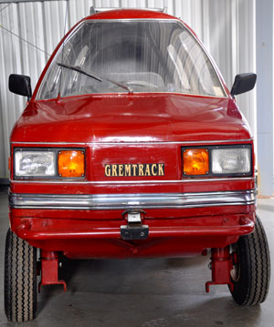 Ce Gremtrack est un prototype de chenillette à deux places fabriqué en 1994 par Grégoire Michaud, un inventeur de Mont-Joli. Il n’a jamais été produit en série. Crédit photo : André Laroche