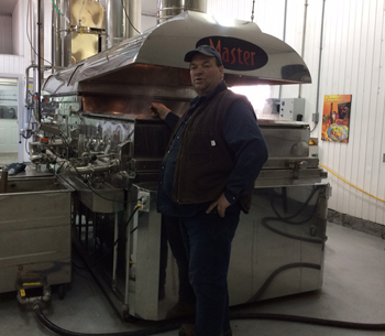 Serge Beaulieu, président de la Fédération des producteurs acéricoles du Québec, est déjà au boulot. Photo : Gracieuseté Serge Beaulieu
