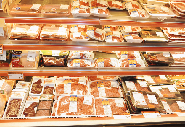 Québec met en place un protocole de surveillance et d’analyse du bœuf haché dans les établissements de vente au détail. Crédit photo : Archives/TCN