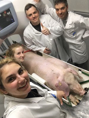 L’équipe responsable du projet tomographie. De gauche à droite : Élisabeth Dupuis, Julie Chabot-Allard, Sébastien Chénard et Dany Nadeau. Crédit photo : Gracieuseté de La Coop fédérée