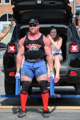 Jean-François Caron est parmi les trois meilleurs au monde pour les soulevés de terre. Son meilleur total est de 965 lb. Crédit : Gracieuseté de Jean-François Caron
