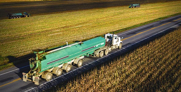 2017_Semi_Tanker_0115_Vertical