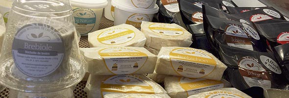 Plusieurs fromages de brebis sont fabriqués aux Fromages du verger.