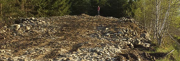 La mise en culture de cette terre déboisée et dérochée a obligé Rémi Vaillancourt à acheter et laisser en friche un autre lopin, « en échange ». Crédit photo : Gracieuseté de Rémi Vaillancourt