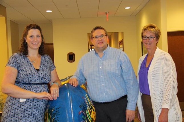 De gauche à droite : Karen Gefvert (Wisconsin Farm Bureau Federation), John Holevoet (Dairy Business Association) et Shelly Mayer (Professional Dairy Producers of Wisconsin). Crédit photo : Julie Mercier/TCN