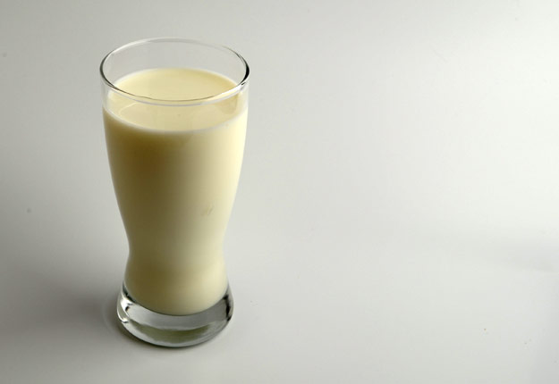 Le lait de consommation pourrait coûter plus cher à compter du 1er septembre prochain. Crédit photo : Archives/TCN