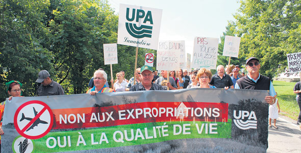 L’annonce du projet d’aéroport de Mascouche a mené à une manifestation des producteurs ayant reçu un avis d’expropriation.