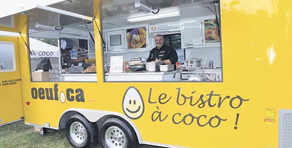 Le Bistro à coco, la roulotte à l’effigie de la Fédération des producteurs d’œufs du Québec, sillonne la province pour faire découvrir des recettes à base d’œufs. 