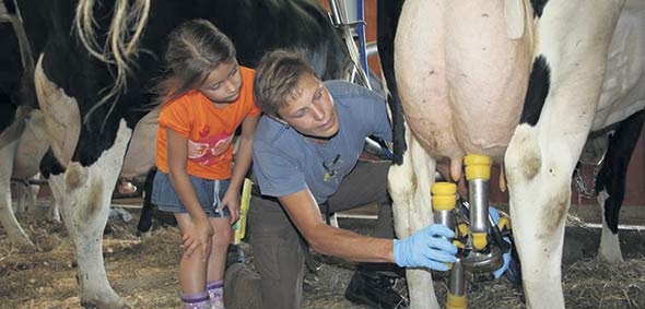La productrice laitière Linda Lallier a été démoralisée « au plus haut point » lorsqu’Ottawa a ouvert le marché canadien aux produits laitiers américains, l’an dernier. Gracieuseté de Linda Lallies