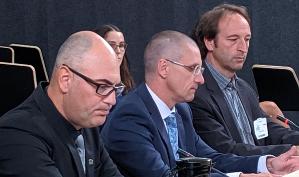 Simon Dugré, coordonnateur du centre d’innovation sociale en agriculture (CISA) Louis-Samuel Jacques, Institut national d’agriculture biologique (INAB) du CÉGEP de Victoriaville, Jean Duval coordonateur du Centre d’expertise de et de transfert en agriculture biologique et de proximité (CETAB+) Photo : Martin Primeau / TCN