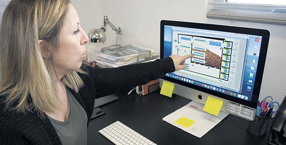 De son ordinateur, Sophie Massie est en mesure d’ajuster les différents paramètres de chaque chambre, au besoin. « L’interface n’est pas la plus belle, mais elle fait bien la job! » précise la chargée de projet en rigolant.