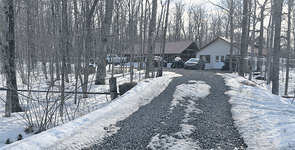 C’est sur la route Beaudry à Donnacona, près de Québec, que la cabane à sucre est exploitée par ce clan tissé serré. Photo : Gracieuseté de la famille Beaudry