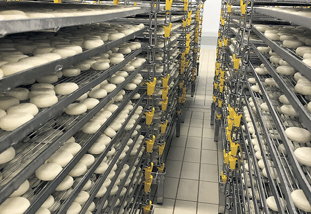 La nouvelle usine de Sorel-Tracy transformera 600 000 litres de lait québécois par semaine lorsqu’elle atteindra sa vitesse de croisière. Photo : Gracieuseté de la Fromagerie Bel Canada