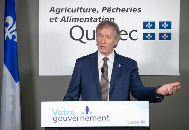 Le gouvernement du Québec a annoncé une aide financière de 2,5 M$ à l’organisme gestionnaire du programme de certification Aliments du Québec, le Conseil de promotion de l’agroalimentaire québécois. Crédit : Cabinet du ministre Lamontagne