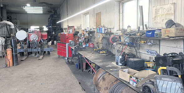 L’atelier des Van Winden est assez grand pour entreposer des pièces, des outils et des machines.
