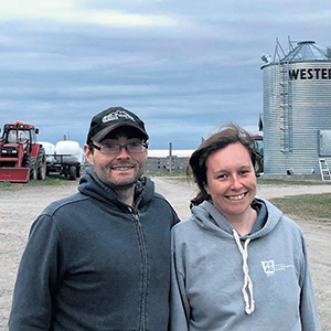 Maxime Plante et sa conjointe Marie-Eve Cyr bâtissent le projet de leur vie, mais dans un contexte stressant de grands dépassements de coûts. Photo : Gracieuseté de Maxime Plante