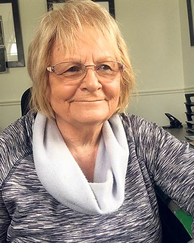 « Mon père est décédé quand j’avais sept ans. J’ai appris à être un petit tomboy. » – Hélène Miron