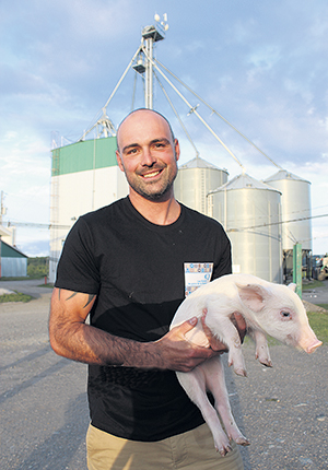 Jean-Pierre Audesse est copropriétaire de la Ferme porcine Audesse inc., qui met en marché environ 11 000 porcs par année chez Olymel. Photo : Patricia Blackburn / TCN