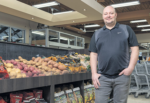 Des producteurs québécois qui exportent des pommes de terre de consommation aux États-Unis, tel que Ricky Roberge, observent une hausse de la demande pour leurs produits découlant en partie de la crise à l’Île-du-Prince-Édouard. Photo : Gracieuseté de Ricky Roberge
