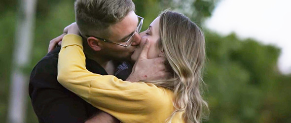 Rien de mieux pour officialiser une relation qu’un baiser à L’amour est dans le pré. Bien heureux pour Joé et Andréanne, même si j’avais misé sur le mauvais cheval.