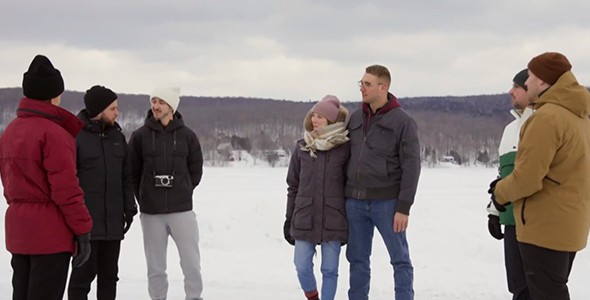 Luka et Jay, Joé et Andréanne ainsi qu’Alex et David, trois couples formés à L’amour est dans le pré sont maintenant de bons amis, et habitent tous dans la même région.