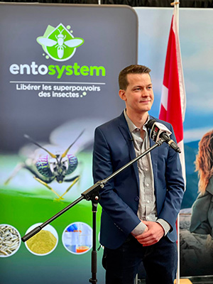 Le président et fondateur d’Entosystem, Cédric Provost, a annoncé le 26 avril la construction d’une nouvelle usine de production à Drummondville. 