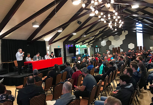 Environ 200 personnes ont participé à la rencontre tenue à Saint-Bernard, dans Chaudière-Appalaches. Photos : Patricia Blackburn/TCN