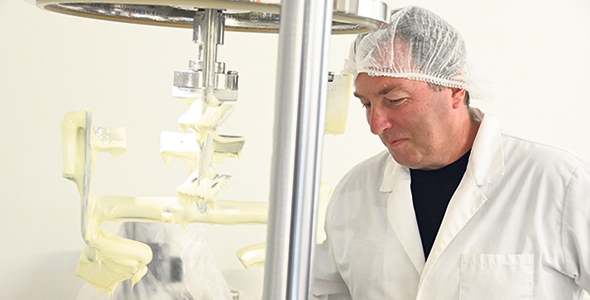 La petite entreprise dispose d’un laboratoire où sont développés et préparés les produits cosmétiques sous la marque Orée.