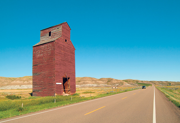 Bien qu’une grande partie des silos à grains d’origine ne soient plus en fonction, des amoureux du patrimoine bâti du Québec et du Canada militent pour réhabiliter ces bâtiments ancestraux. Photo : Shutterstock