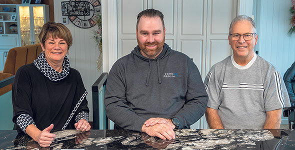 En 2017, Mathieu Pilote est devenu copropriétaire de la ferme avec ses parents, Jacynthe Gagnon et Raynald Pilote. Photo : Sylvain Foster/Go-Xplore Productions