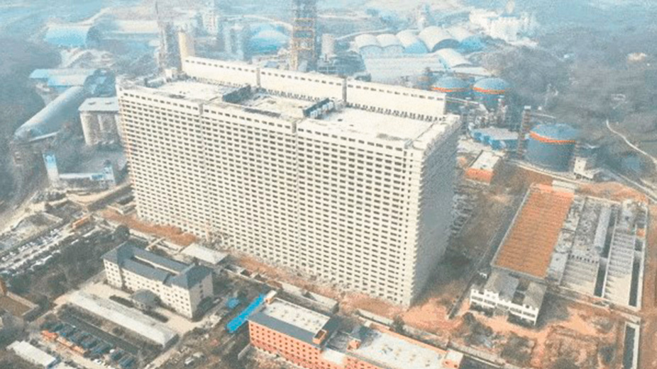Le promoteur prévoit bâtir au total cinq immeubles, qui accueilleront plus de trois millions de porcs. Photo : Weibo