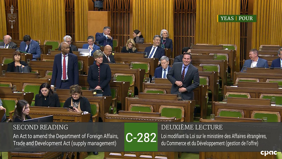 La ministre fédérale de l’Agriculture, Marie-Claude Bibeau, ainsi que tous les députés du Parti libéral ont voté en faveur du projet de loi sur la gestion de l’offre. Photo : CPAC