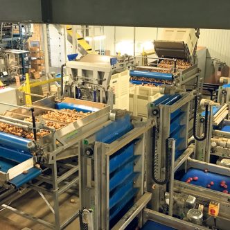 À la suite d’investissements de plusieurs millions de dollars depuis cinq ans, l’usine de Patates Dolbec à Saint-Ubalde est l’une des plus modernes au Canada. Photo : Gracieuseté de Patates Dolbec