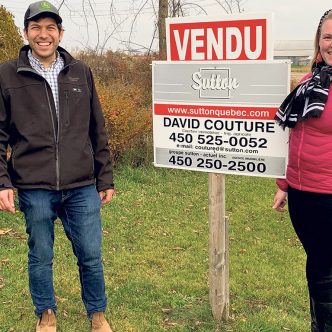 Depuis 13 ans, David Couture et Sara de Grady ont vendu 800 fermes à des acheteurs sérieux.