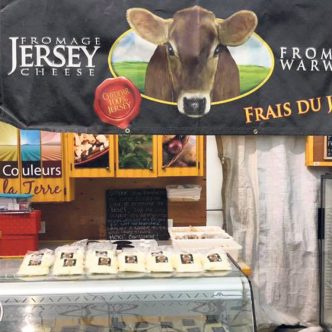 La marque déposée a été renouvelée afin de célébrer les producteurs, dont Fromage Warwick, et rendre hommage à l’histoire de la municipalité, qui a notamment accueilli un festival des fromages pendant 16 ans. Photo : Facebook/Fromage Warwick
