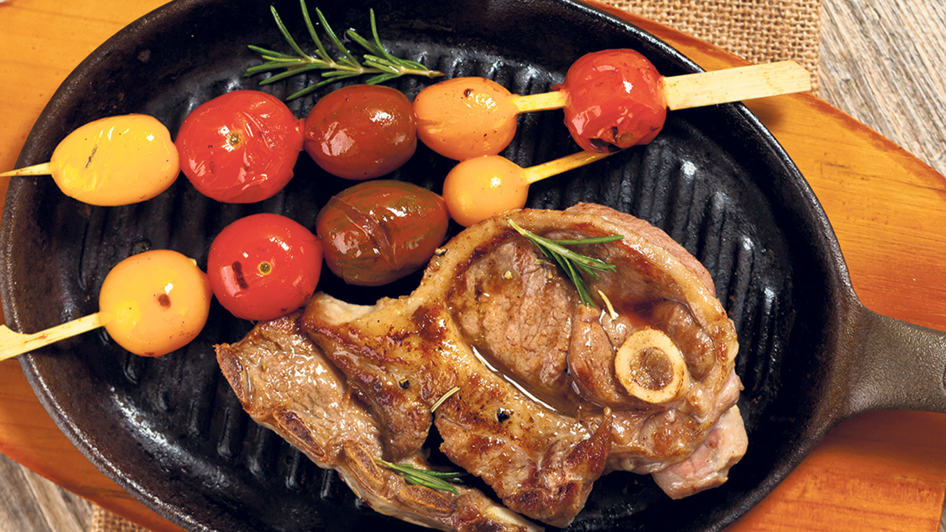 Tranches de gigot d’agneau du Québec au barbecue - La Terre de chez nous