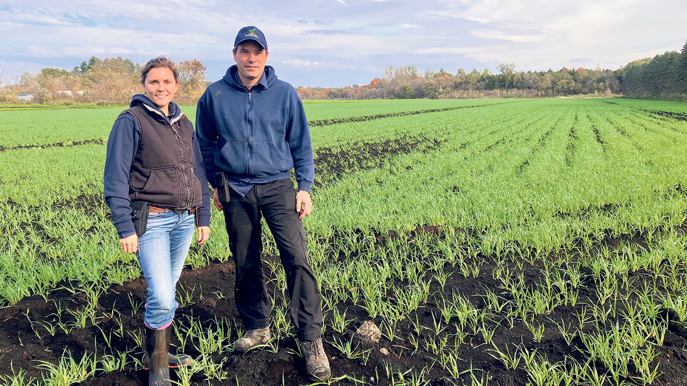 Madeleine et Jean-Marie Zumstein ont repris la ferme de leurs parents en 2009. Ils cultivent aujourd’hui 35 hectares de terre. Photo : André Laroche